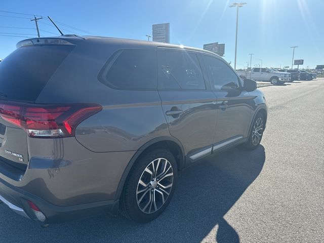 2016 Mitsubishi Outlander SE