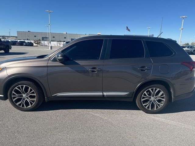 2016 Mitsubishi Outlander 