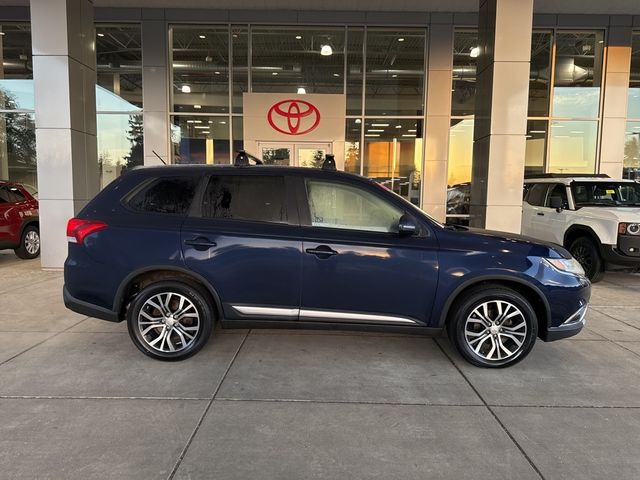 2016 Mitsubishi Outlander ES