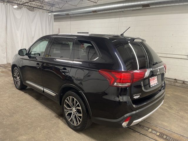 2016 Mitsubishi Outlander ES