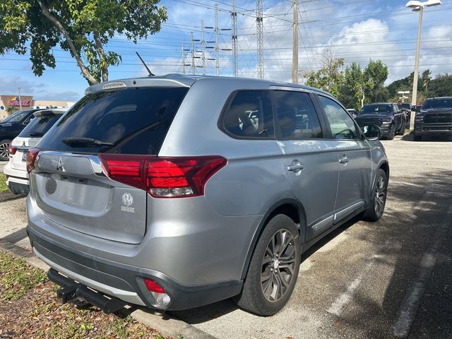 2016 Mitsubishi Outlander ES