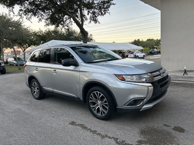 2016 Mitsubishi Outlander ES