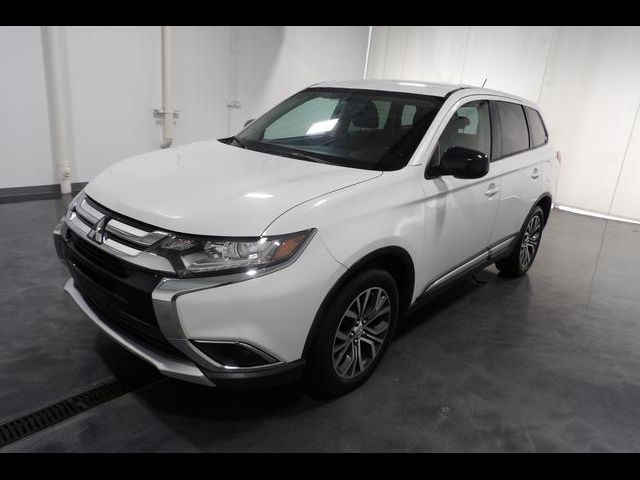 2016 Mitsubishi Outlander ES