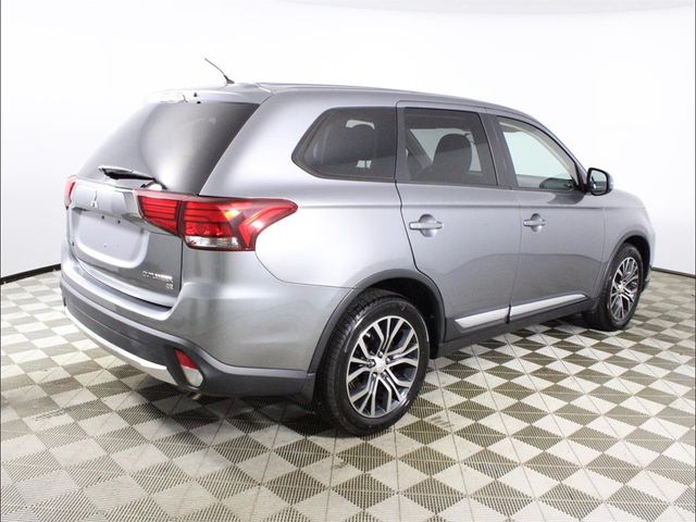 2016 Mitsubishi Outlander SE