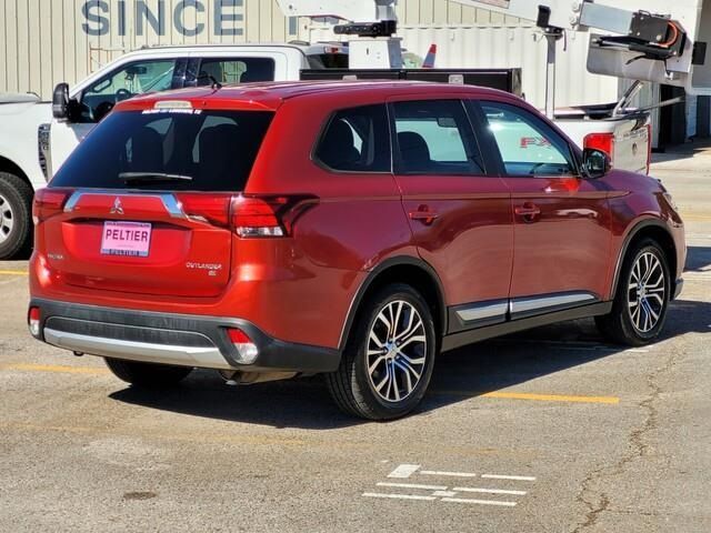 2016 Mitsubishi Outlander SE