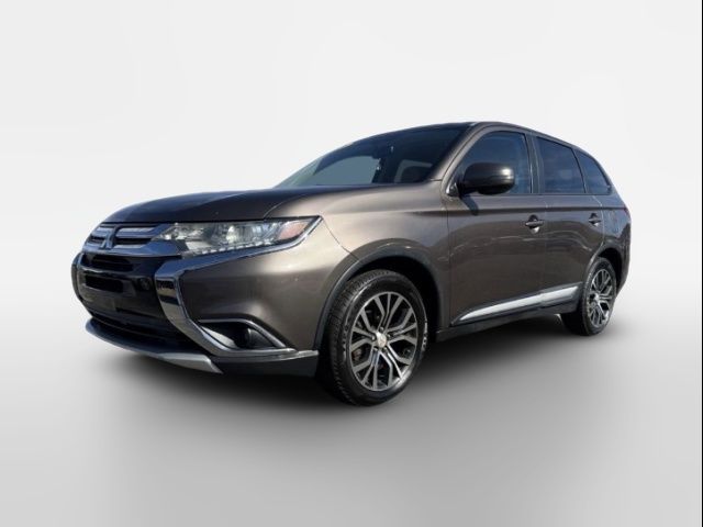 2016 Mitsubishi Outlander SE