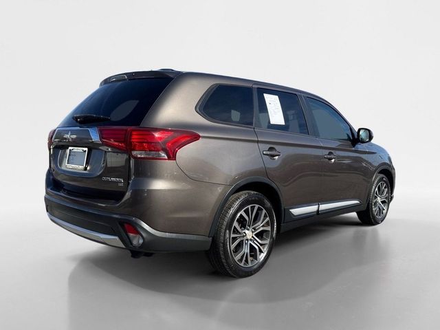 2016 Mitsubishi Outlander SE