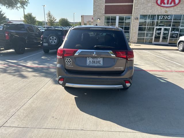 2016 Mitsubishi Outlander SE