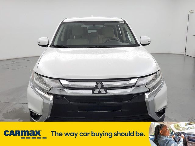2016 Mitsubishi Outlander SE