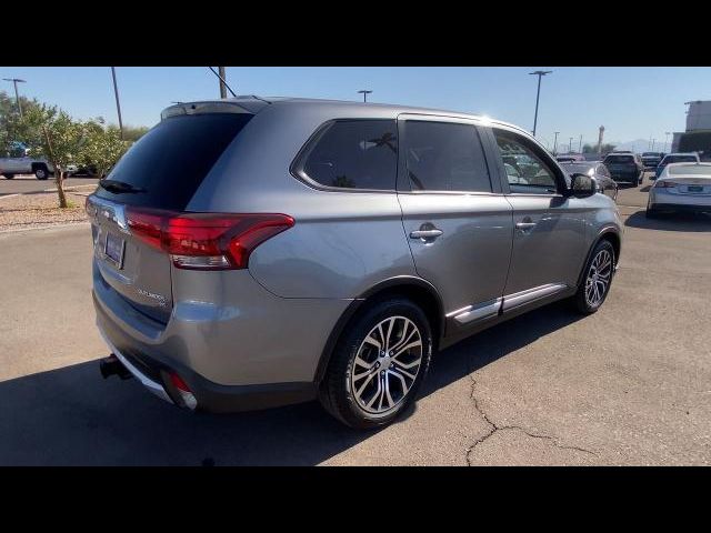 2016 Mitsubishi Outlander SE