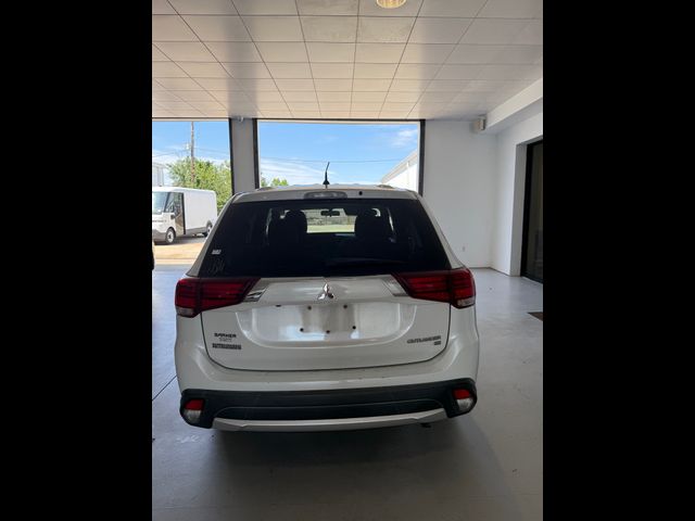 2016 Mitsubishi Outlander SE
