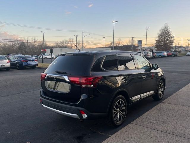 2016 Mitsubishi Outlander SE