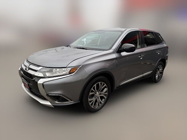 2016 Mitsubishi Outlander SE