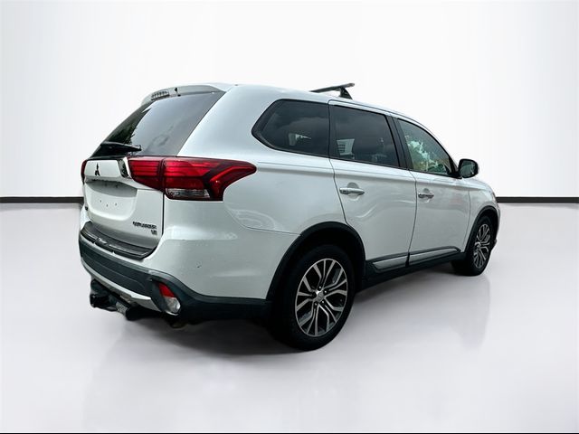 2016 Mitsubishi Outlander SE