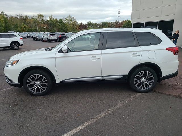 2016 Mitsubishi Outlander SE