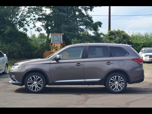 2016 Mitsubishi Outlander SE