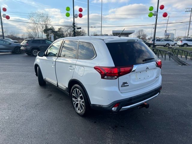 2016 Mitsubishi Outlander ES