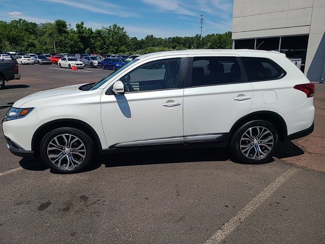 2016 Mitsubishi Outlander SE