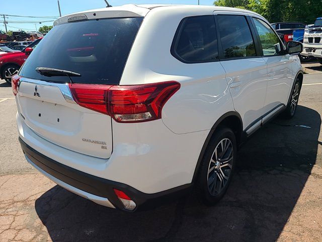 2016 Mitsubishi Outlander SE