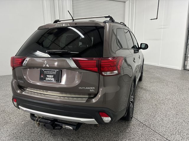 2016 Mitsubishi Outlander 