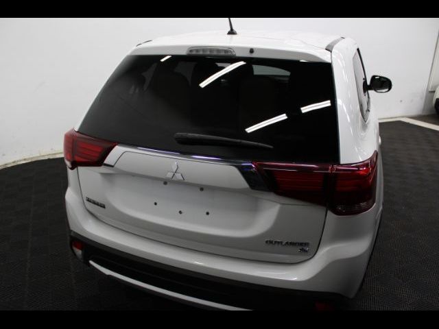 2016 Mitsubishi Outlander 
