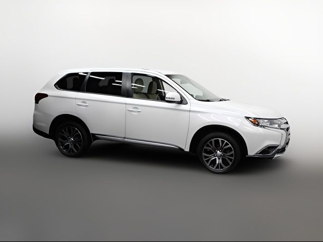 2016 Mitsubishi Outlander 