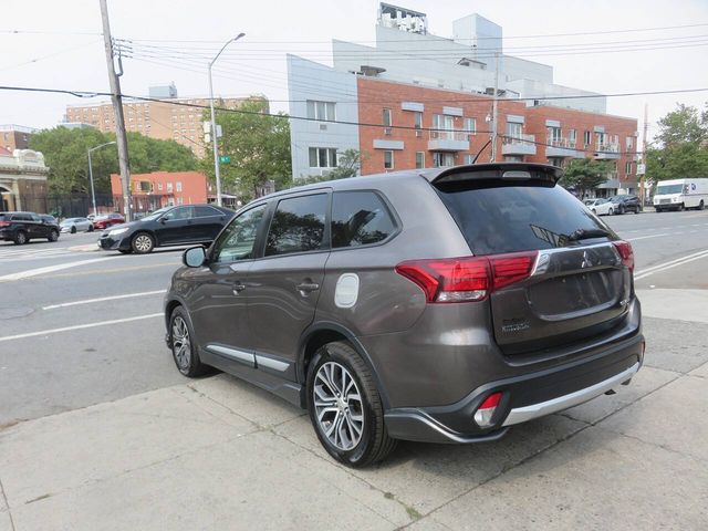2016 Mitsubishi Outlander SE