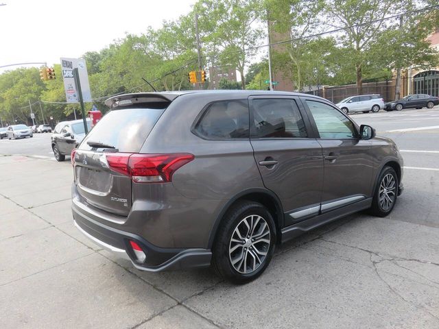 2016 Mitsubishi Outlander SE