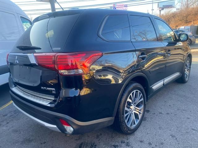 2016 Mitsubishi Outlander SE