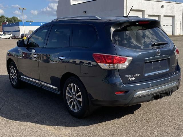 2016 Nissan Pathfinder SL