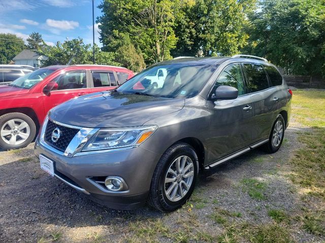 2016 Nissan Pathfinder SV