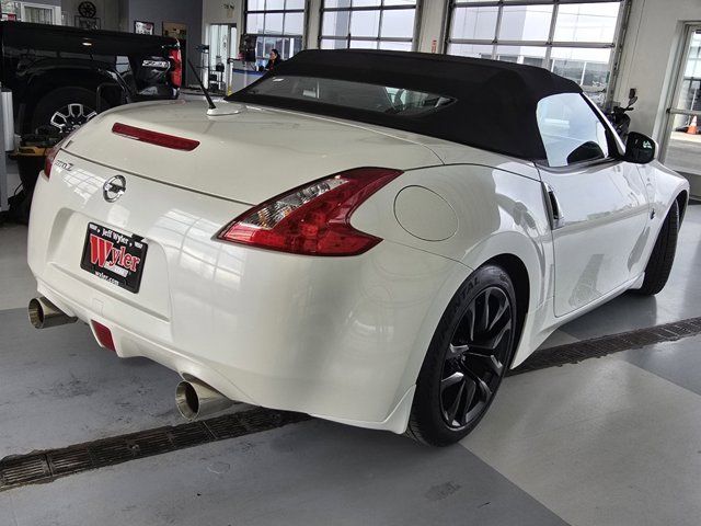 2016 Nissan 370Z Base