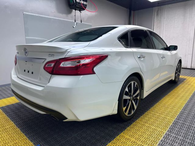 2016 Nissan Altima 2.5 SR