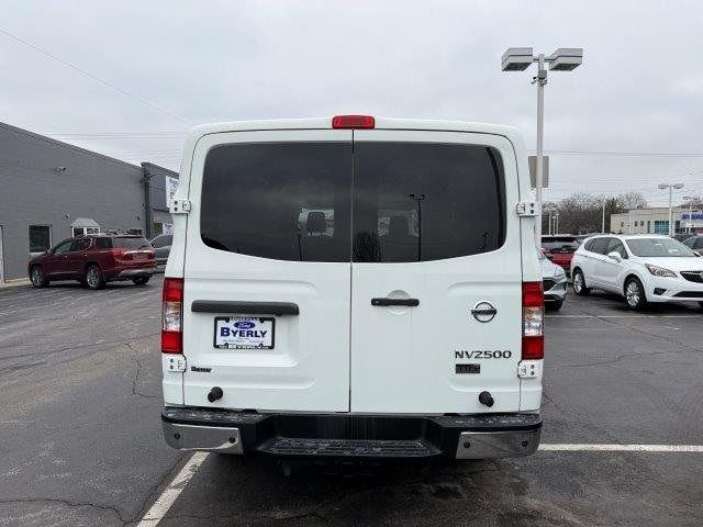 2016 Nissan NV SL