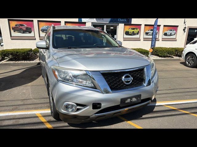 2016 Nissan Pathfinder SV