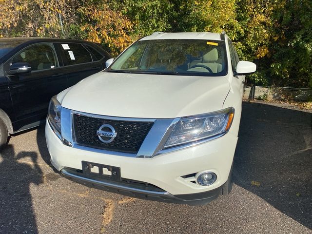 2016 Nissan Pathfinder SV