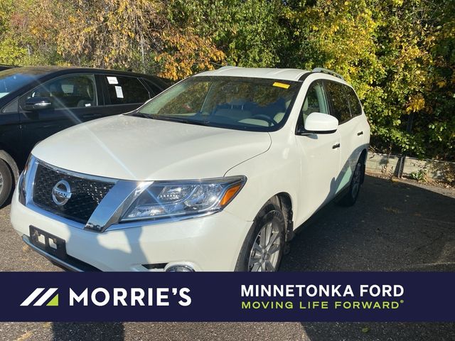 2016 Nissan Pathfinder SV