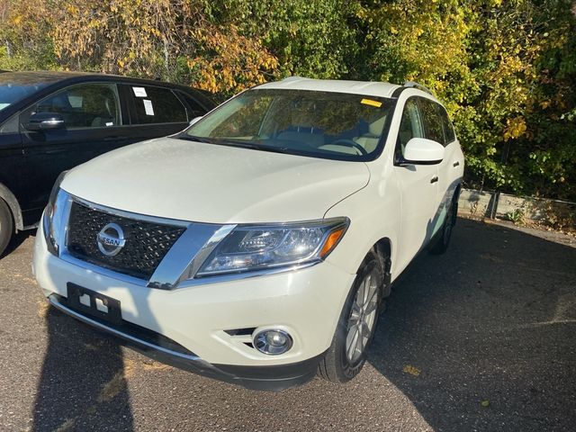 2016 Nissan Pathfinder SV