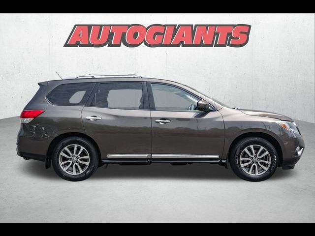 2016 Nissan Pathfinder SL