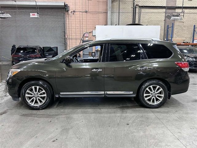 2016 Nissan Pathfinder SL