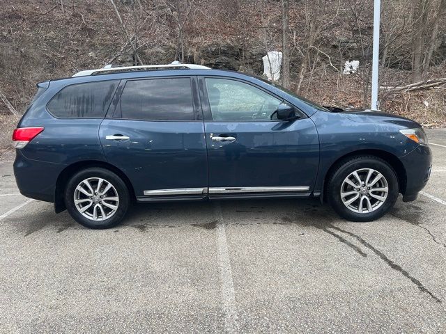 2016 Nissan Pathfinder SL