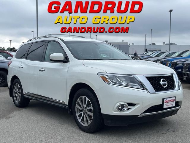 2016 Nissan Pathfinder SL