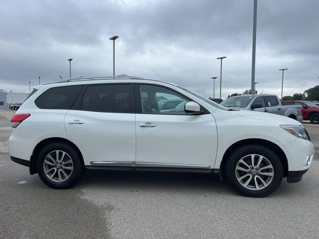 2016 Nissan Pathfinder SL