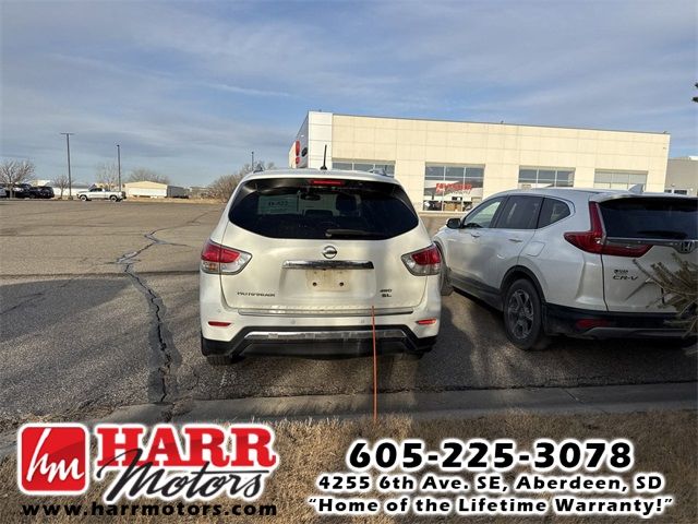 2016 Nissan Pathfinder SL
