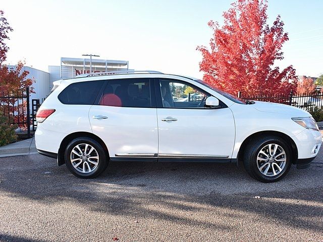 2016 Nissan Pathfinder SL