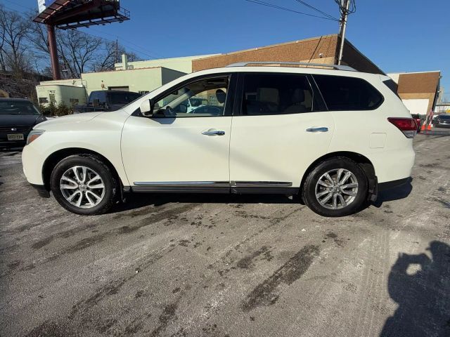 2016 Nissan Pathfinder SL