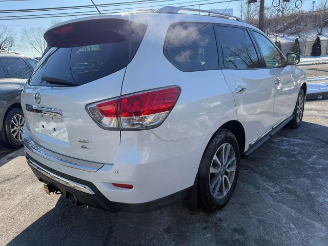 2016 Nissan Pathfinder SL