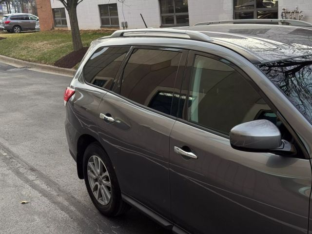 2016 Nissan Pathfinder SV