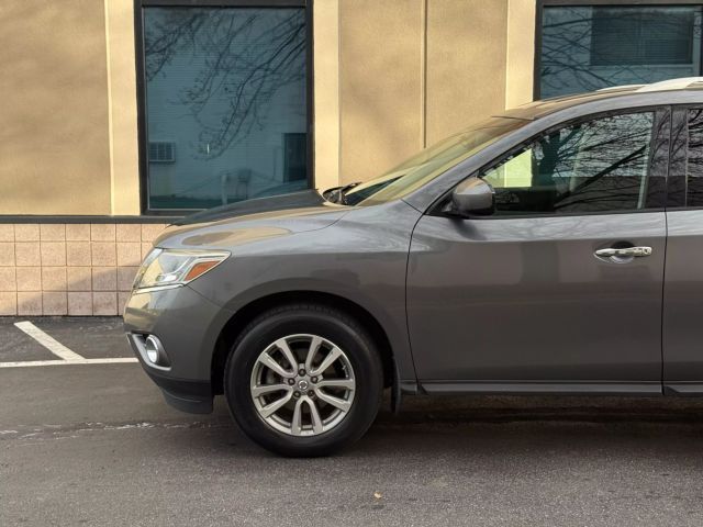 2016 Nissan Pathfinder SV