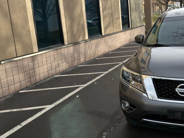 2016 Nissan Pathfinder SV